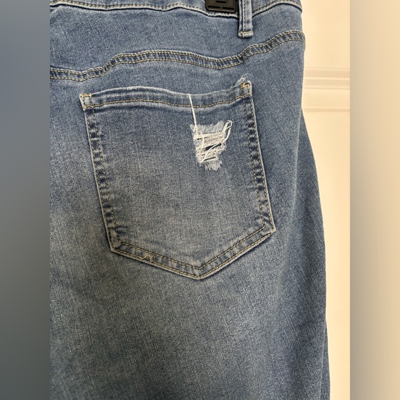 d. jeans Women's Cropped Distressed Blue Jeans - Picture 6 of 8